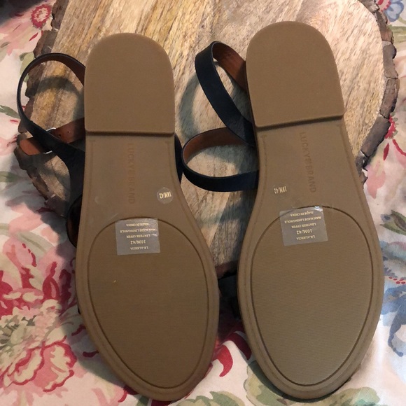 LUCKY BRAND Size 10 Byleth Strappy SandalBlack Flat Ankle Leather Rubber $78 NEW - Picture 6 of 13